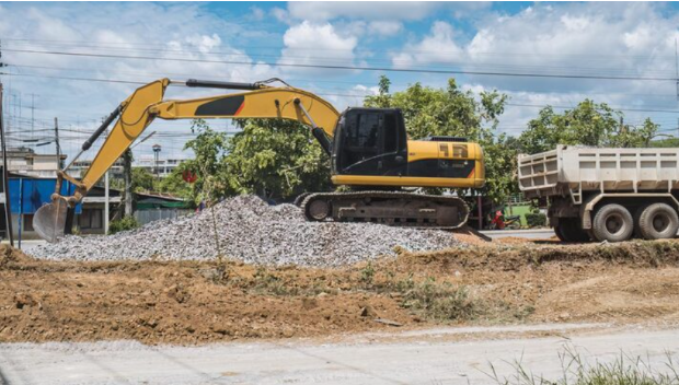 Wie ein Saugbagger Schäden auf der Baustelle verhindert